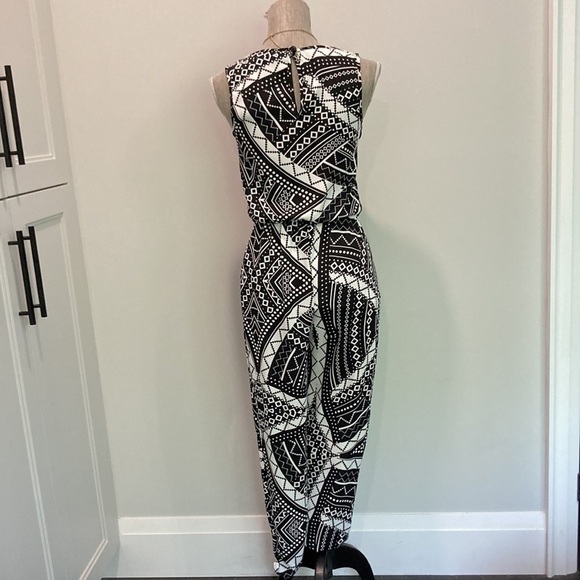 MISS Selfridge black and white Sleeveless jumpsuit - Picture 8 of 17
